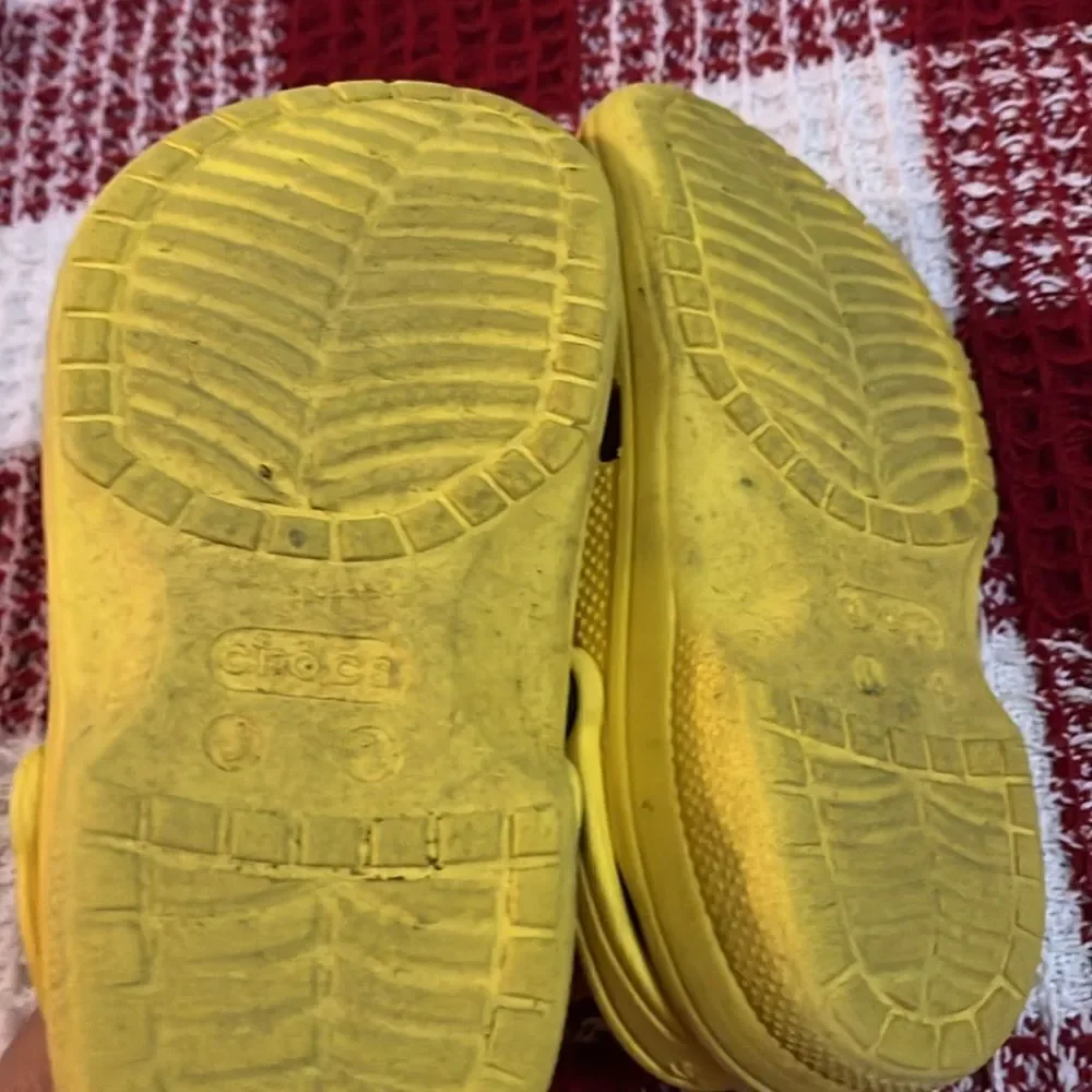 CROCS bright fun
